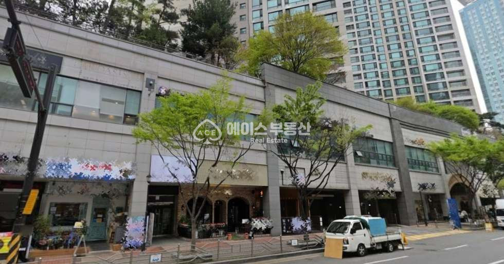 경기 성남분당구 정자동 상가동 2층초입 노출최상 성업중. 의류 뷰티 업종자유 월세 매물번호 11115 사진 1