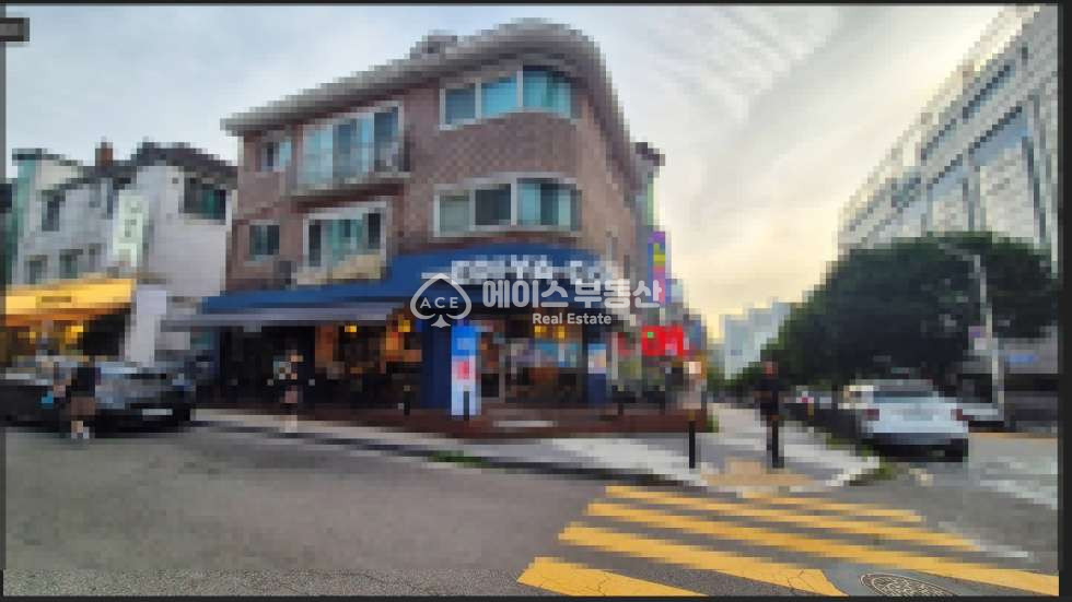 경기 성남분당구 정자동 사거리 횡단보도 코너! 가시성 난리남 월세 매물번호 11666 사진 1