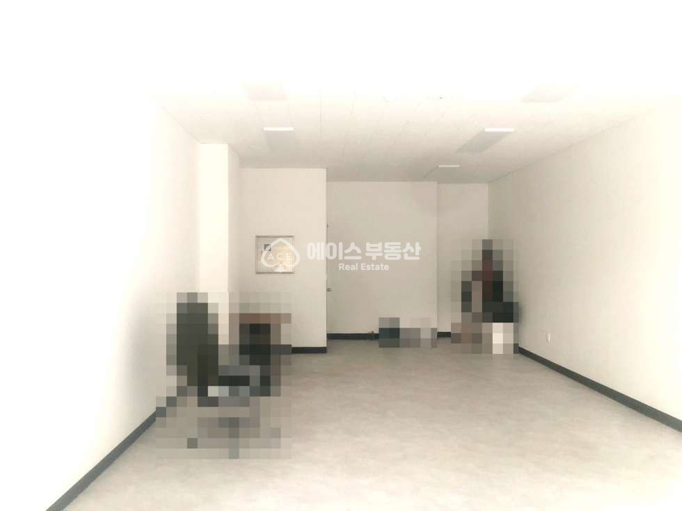 경기 용인수지구 신봉동 대단지 아파트 입구 1층 상가 !!! 월세 매물번호 10627 사진 2